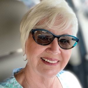 Meet your Posher, Debby